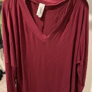 Maroon women’s top M (fits more like a Large)